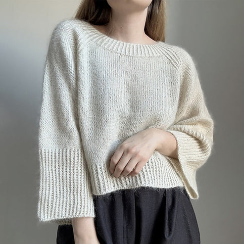 Understated Elegance with Lyra