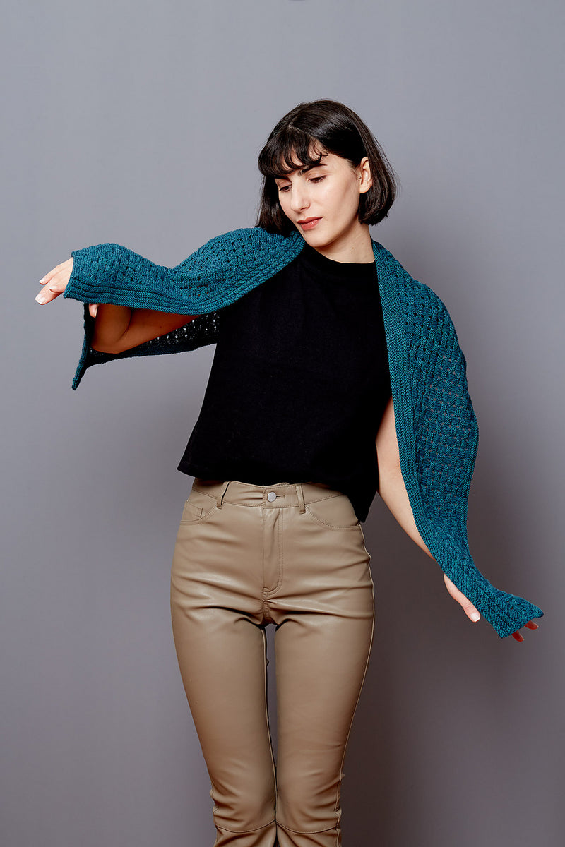 Attabi Shawl by Nina Holubcova