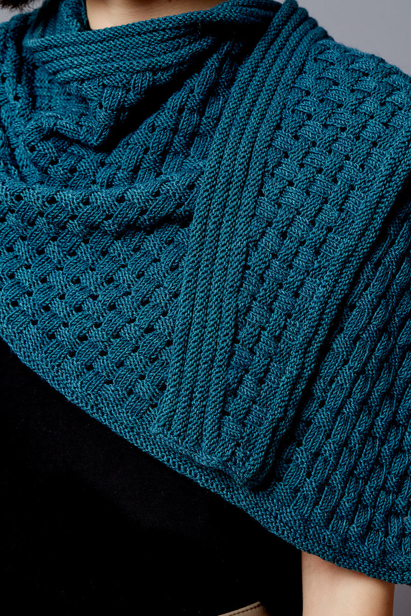 Attabi Shawl by Nina Holubcova