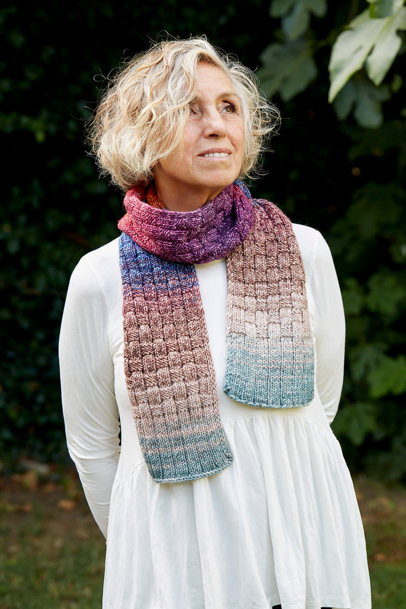 Attabi Scarf by Nina Holubcova