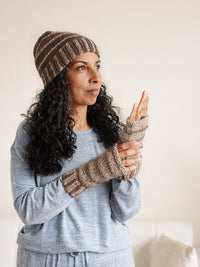 Sojourn Hat and Mitts by Nadia Paige
