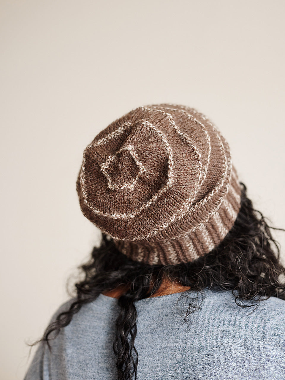 Sojourn Hat and Mitts by Nadia Paige