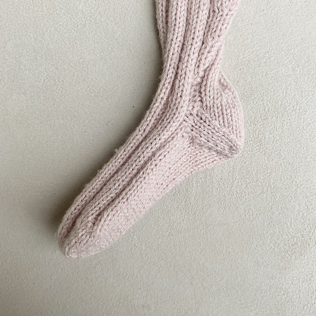 Olive's Ribbed Tights by Pernille Larsen
