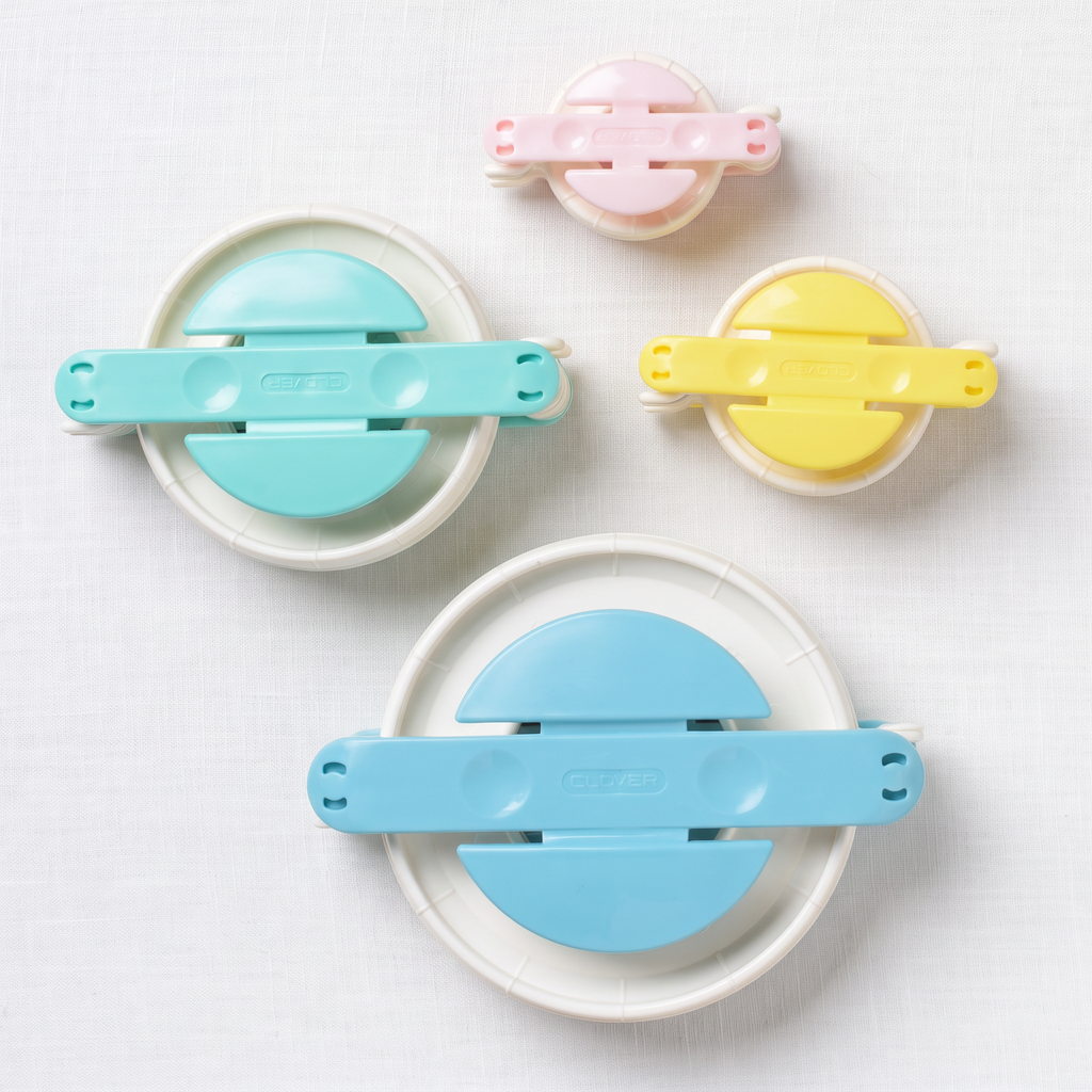 Clover Pom Pom Maker Set