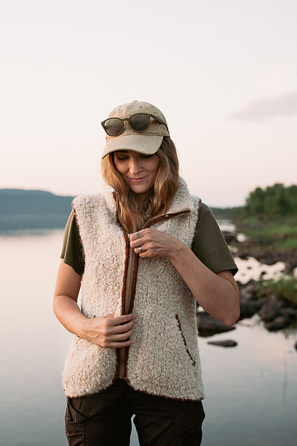 Laine Unfolding Landscapes: 17 Knits for the Road by Ronja Hakalehto