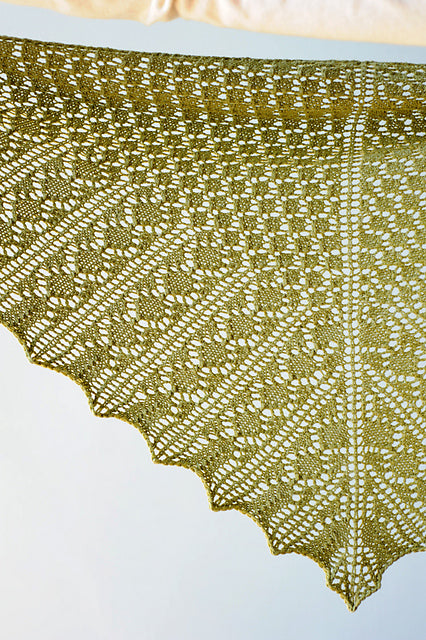 Alaria Shawl by Leah B. Thibault