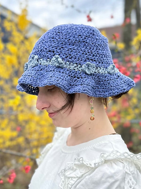 Daisy Chain (Crochet) by Mel Kennelly