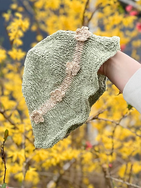 Daisy Chain (Knit) by Mel Kennelly