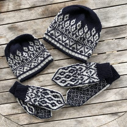 Redd Barna – Hat and Mittens