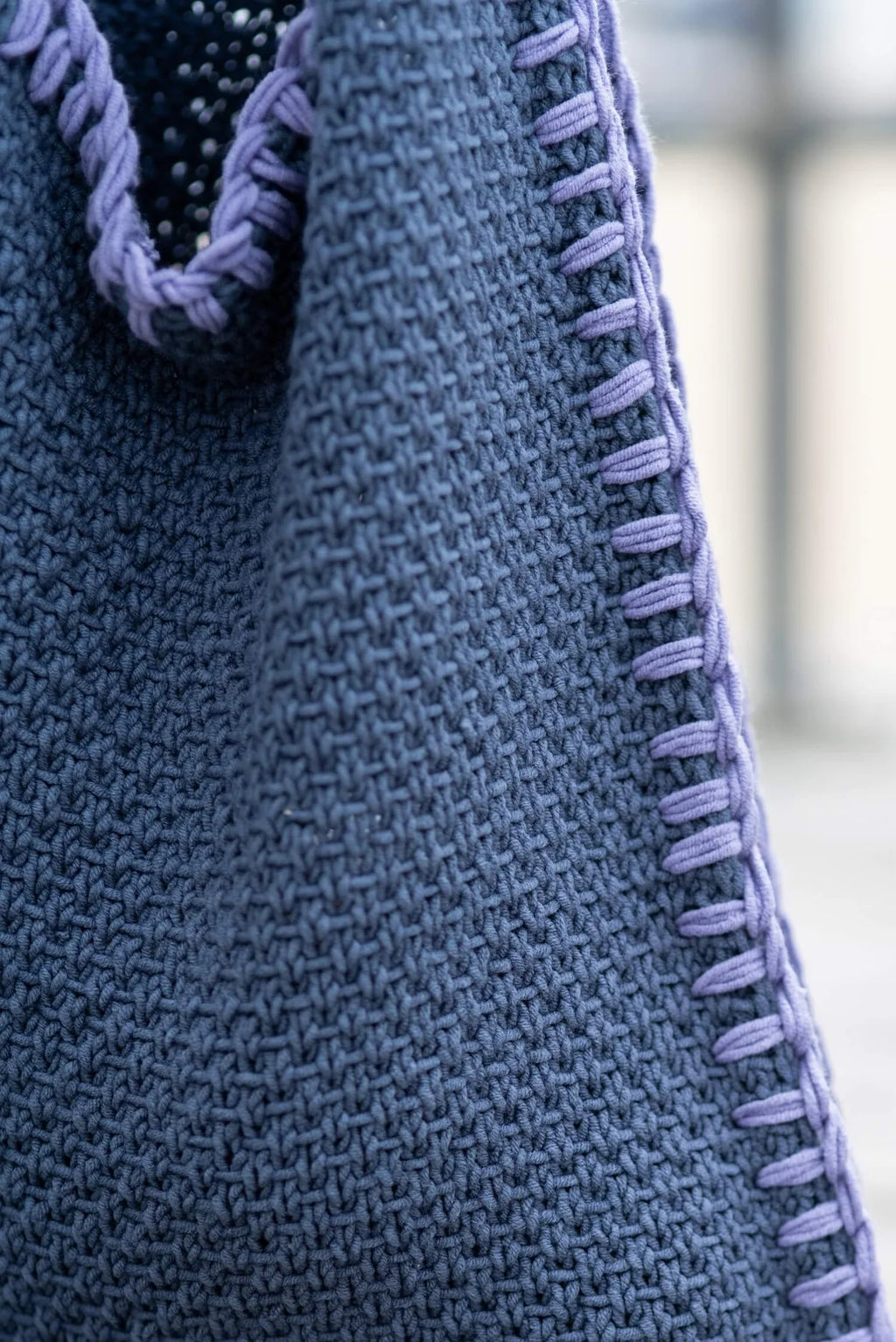 Metro Tote (Knit) by Lion Brand Yarn