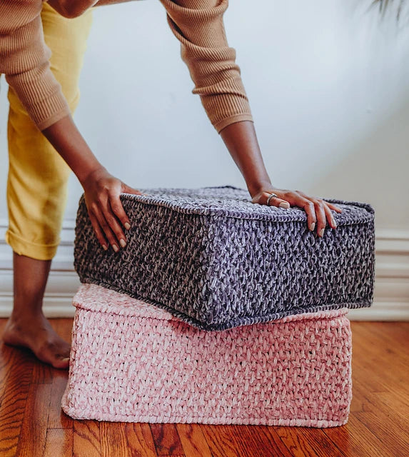 The Tunisian Crochet Handbook: A Beginner's Guide by Toni Lipsey