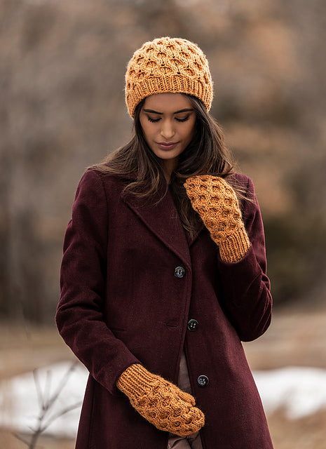 Huntington Hat & Mitts by Bobbi IntVeld