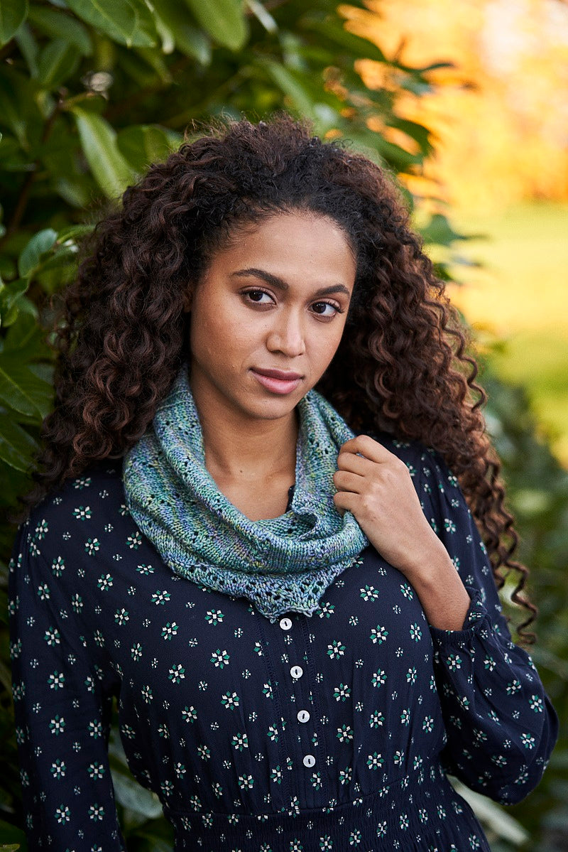 Promenada Street Cowl by Susana Lobos Garcia