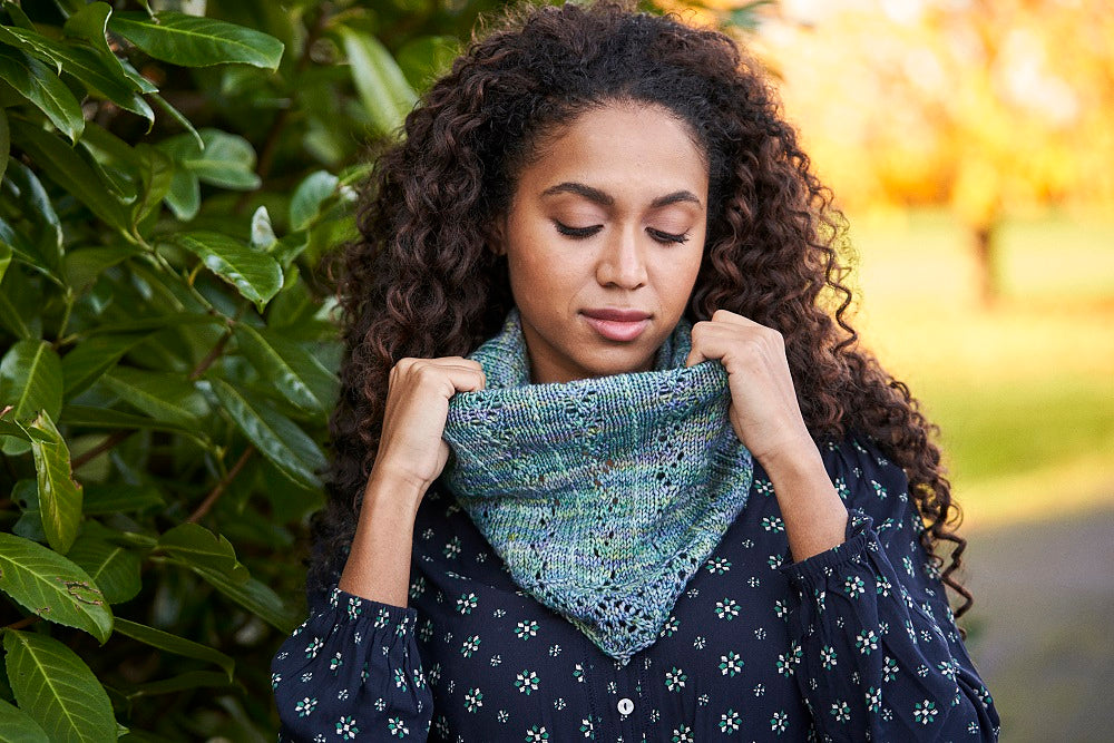 Promenada Street Cowl by Susana Lobos Garcia