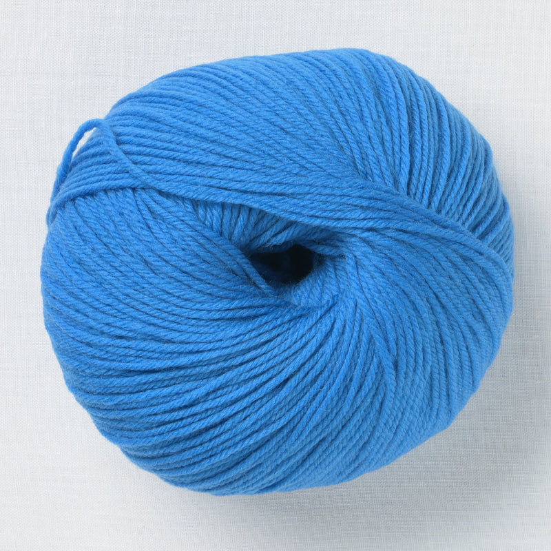 Universal Yarn Deluxe Worsted Superwash 716 Nitrox Blue