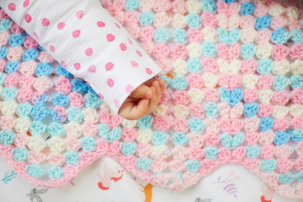 Winsome Baby Afghan (Crochet) by Lion Brand Yarn