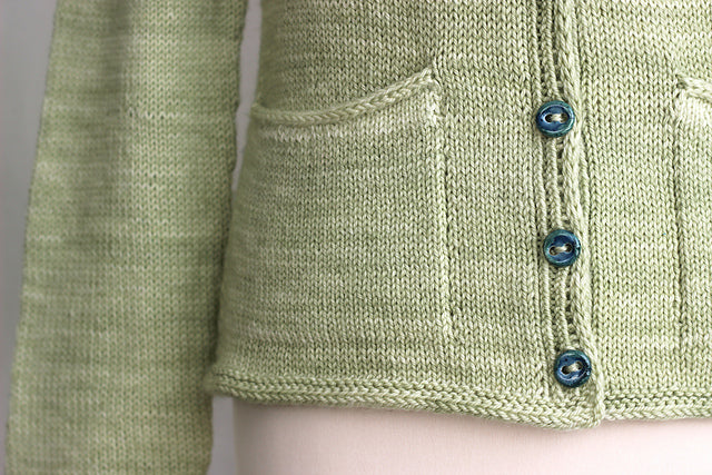 Åsa Tricosa Ziggurats: 16 Elegantly Seamless Knits
