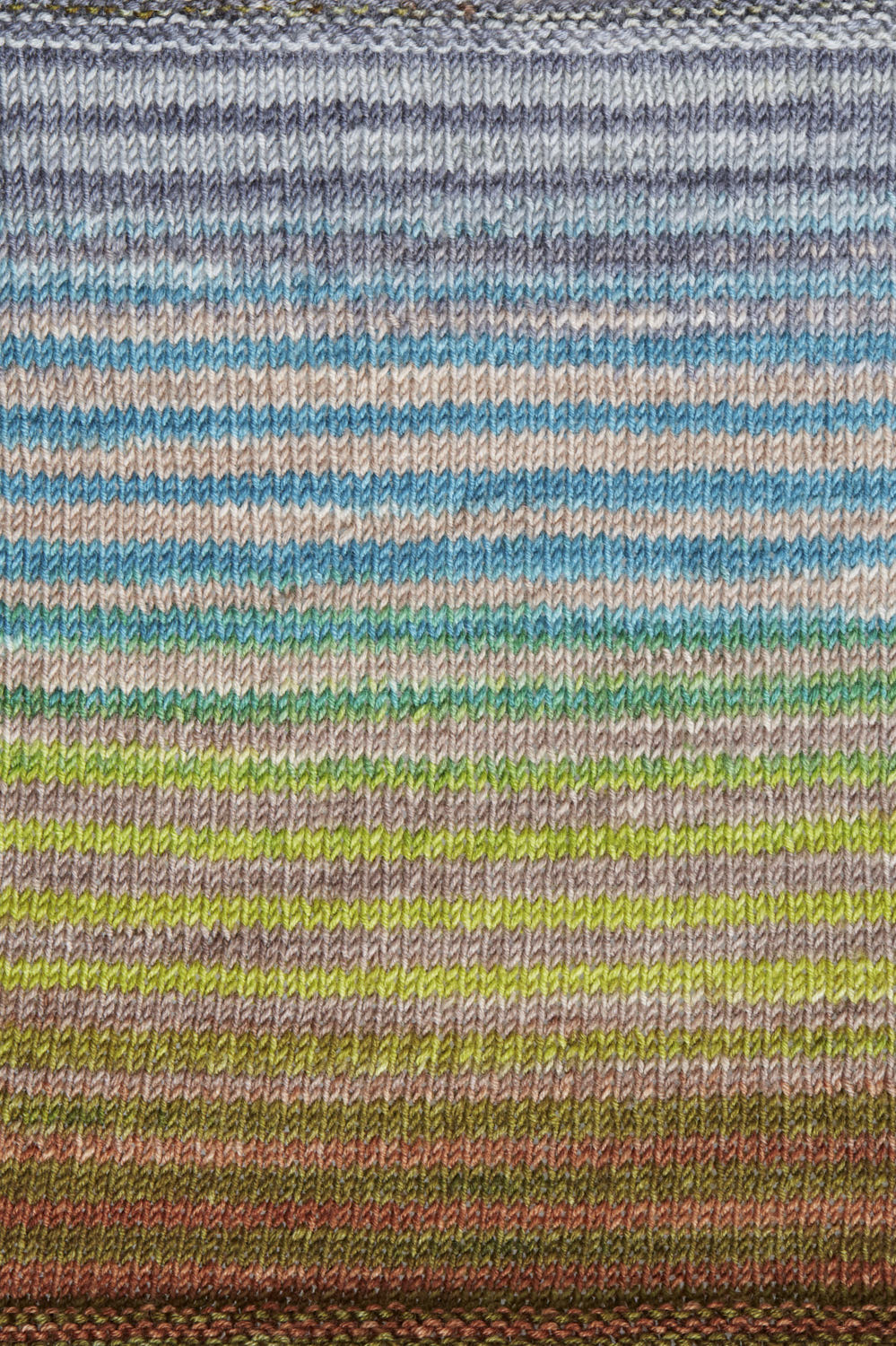 Urth Yarns Uneek Fingering 3030 swatch