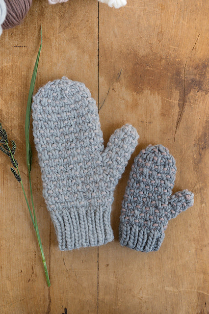 Dot Mittens