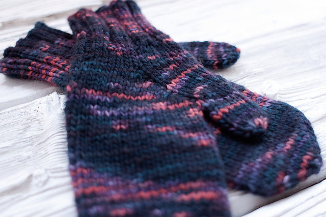 Handful of Berries Mittens