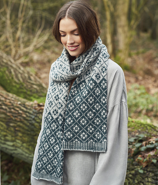 Lattice Scarf