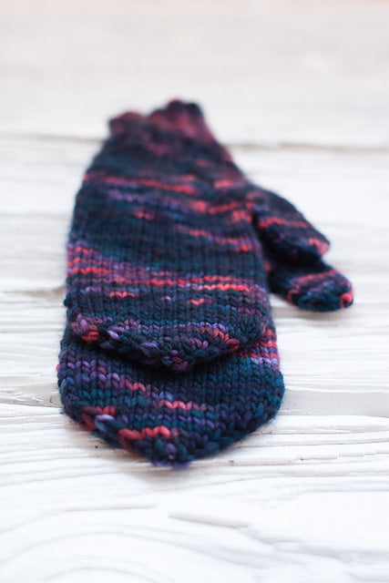 Handful of Berries Mittens