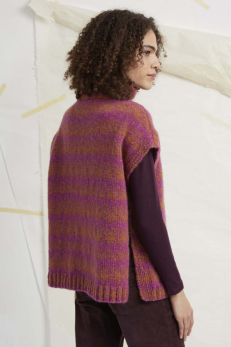 PTO-043_07 Geode Poncho