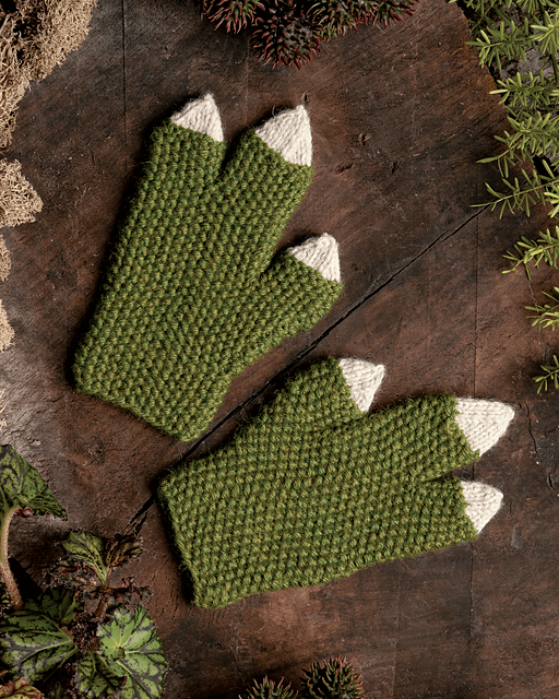 Star Wars; Knitting The Galaxy by Tanis Gray
