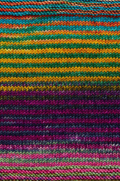 Urth Yarns Uneek Worsted 4010 swatch
