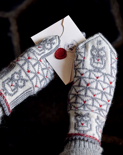 Harry Potter Knitting Magic: More Patterns from Hogwarts & Beyond by Tanis Gray